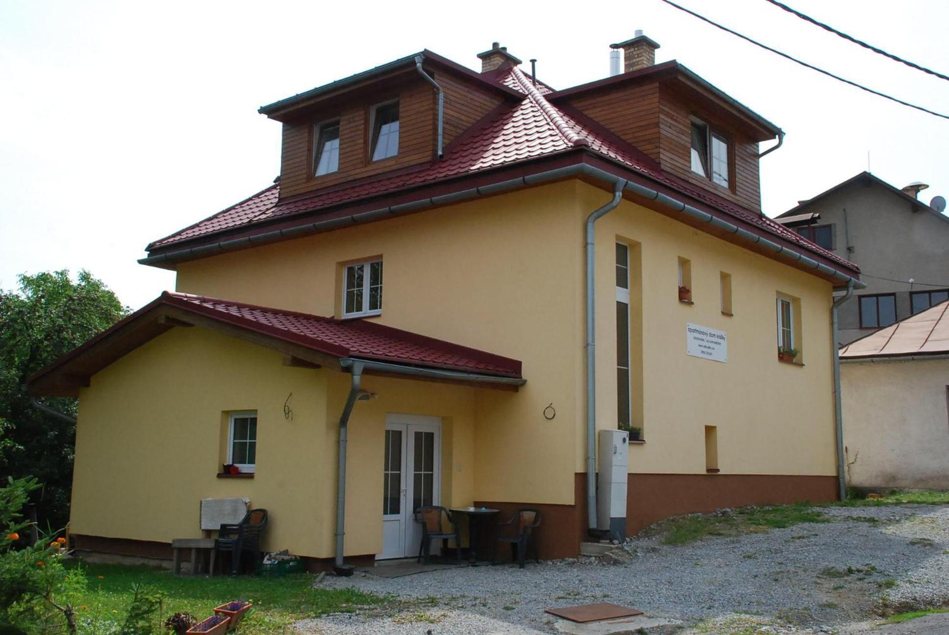 Apartmanovy Dom Kraliky Exterior photo